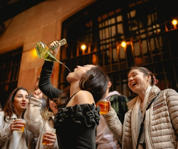 Barcelona: El Born Food Walking Tour with Tapas and Drinks
