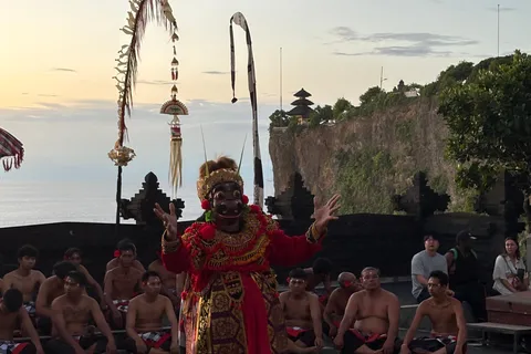 Temple d'Uluwatu et danse du feu kecak (tout compris)