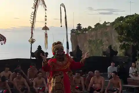 Temple d'Uluwatu et danse du feu kecak (tout compris)