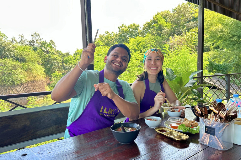 清迈：大峡谷泰式烹饪课和市场之旅晚间课程 - 大峡谷泰式烹饪课