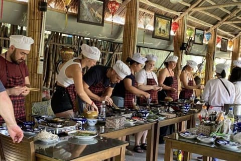 Hoi An: Vegetarian Cooking Class with Local Family and Transfers - Image 2