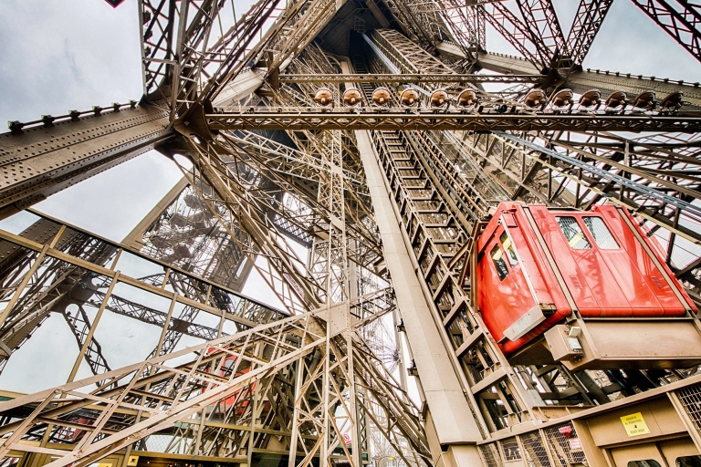 Tour Eiffel : accès au 2e étage ou au sommetAccès au 2e étage