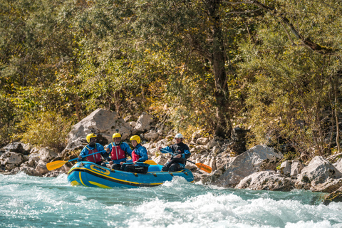 Bovec: Rafting sul fiume SocaBovec: Whitewater Rafting sul fiume Soca