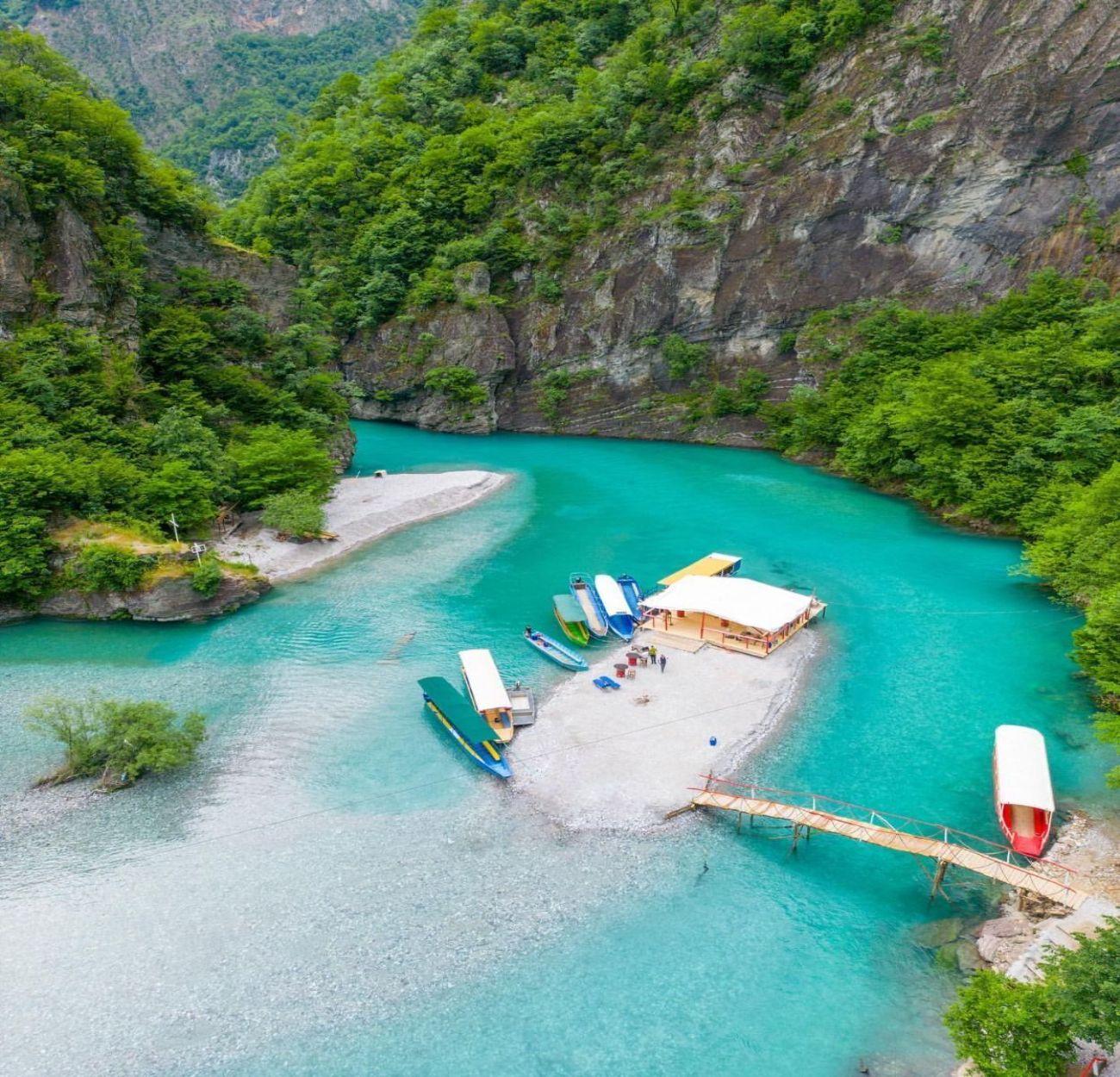Ab Durrës/Golem: Tagestour zum Shala-Fluss und Komani-See