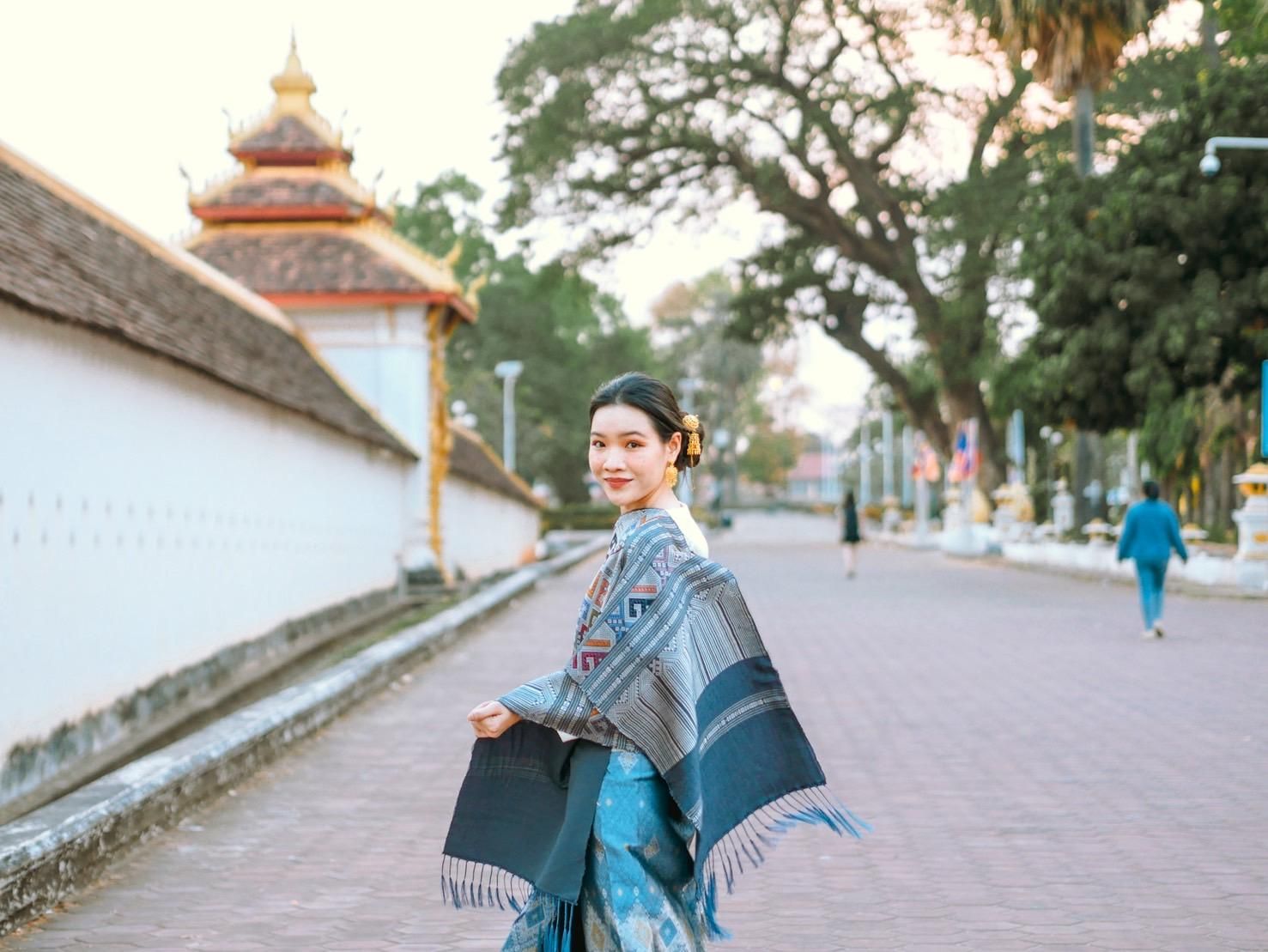 Vientiane: Leih dir laotische Trachten und erlebe Kultur
