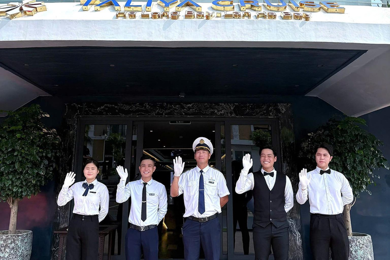 Hanoi:Halong Bay–Lan Ha Bay-Kayak,Swimming Luxury Day Cruise From Halong: Discover Halong Bay Full Day Cruise 5*