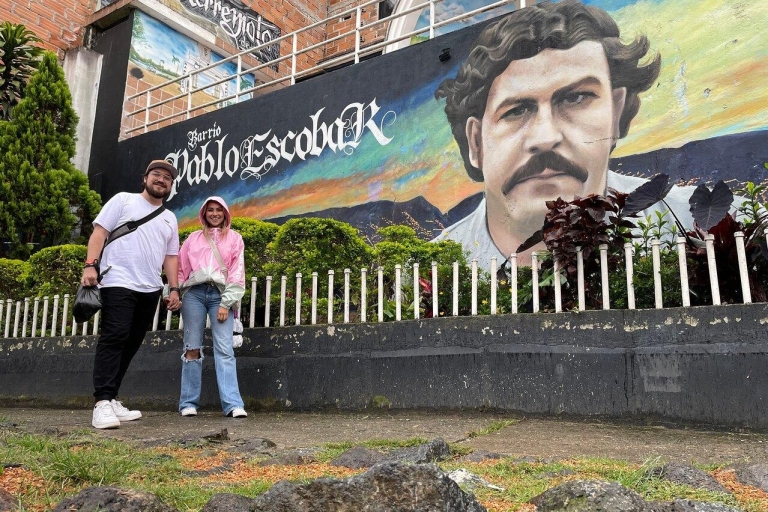 Medellín: Gira Pablo Escobar La Historia RealMedellín: Tour guiado Pablo Escobar con traslados al hotel