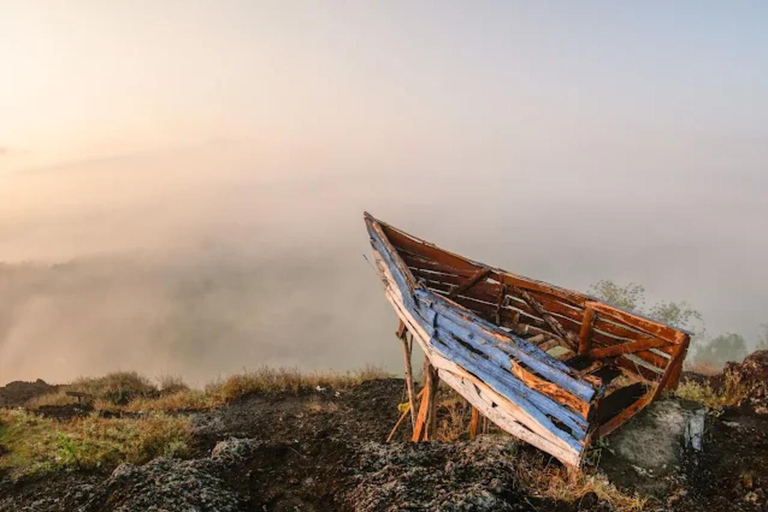 Tour dell'alba sul Monte Ireng e visita alla grotta di Jomblang e a PrambananTour dell'alba sul Monte Ireng, visita alla grotta di Jomblang e al Prambanan