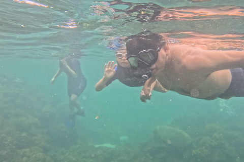 Galápagos: Pinzón Island Full-Day Snorkeling Adventure