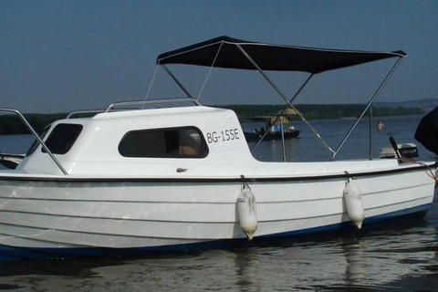 Belgrade: Private Sunset Boat Tour with Photography