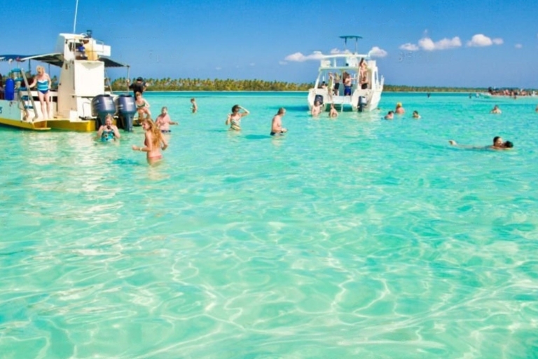 Punta Cana: Catamaranboot naar het eiland Saona met lunchbuffet(Kopie van) Hele Dag Tour Saona Eiland Voor Kleine Groep Met Eten/Drinken