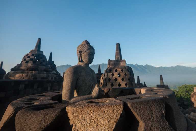 Yogyakarta: Private All-Inclusive Borobudur Tour
