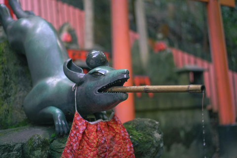 Kyoto: Excursão de caminhada escondida de 3 horas no Santuário Fushimi Inari