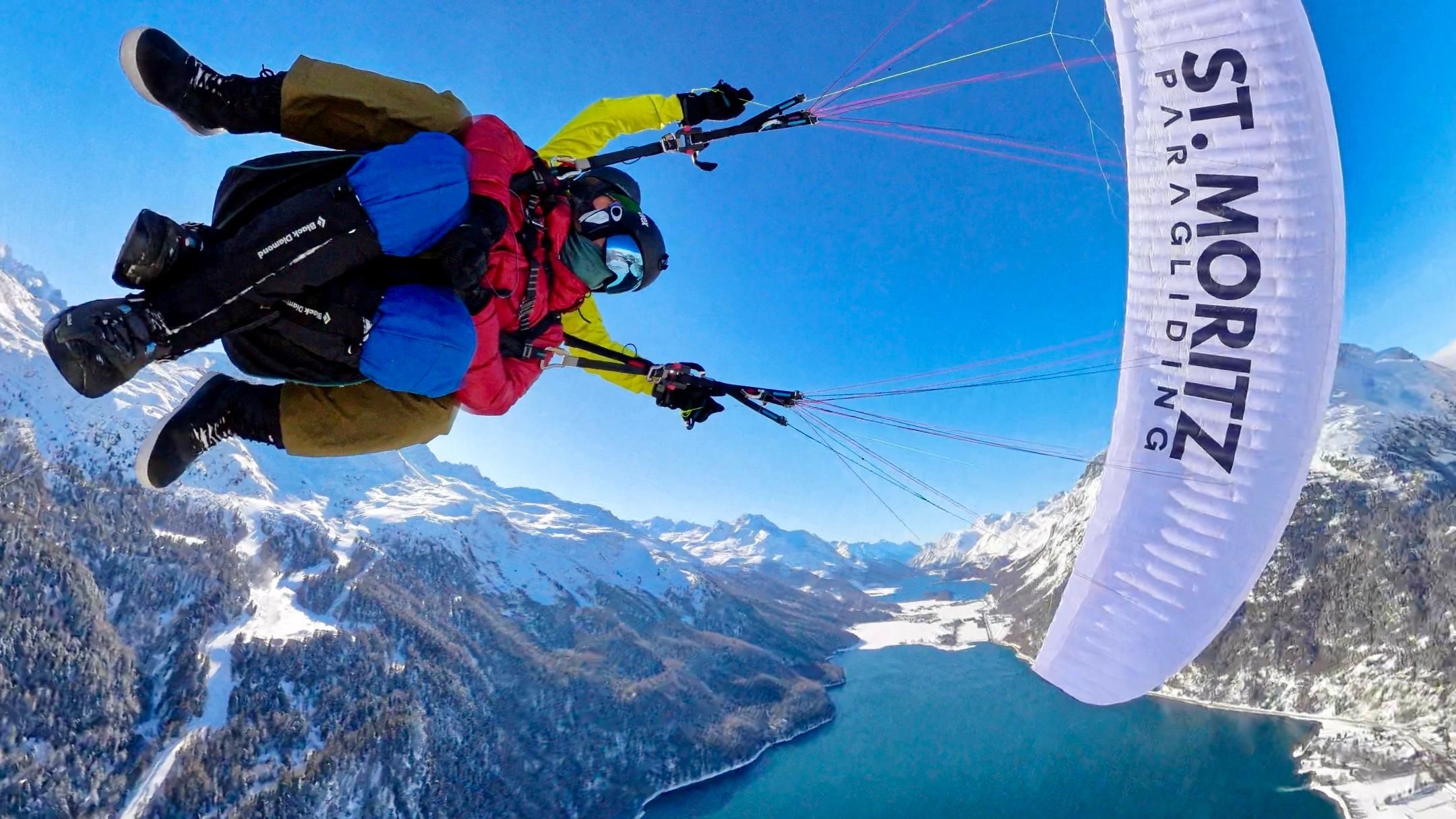 St. Moritz: Tandem-Gleitschirmflug-Erlebnis
