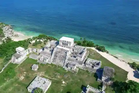 Cenote y Club de Playa Tortugas de Tulum