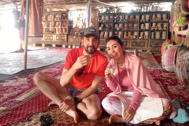 Muscat: Desert Overnight Camping, Wadi & Ibra Village & Souk