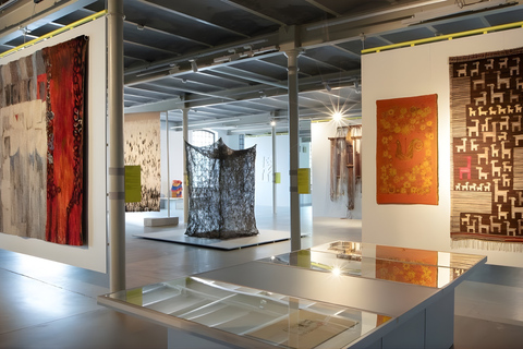 Łódź: Textile Museum Private Guided Tour