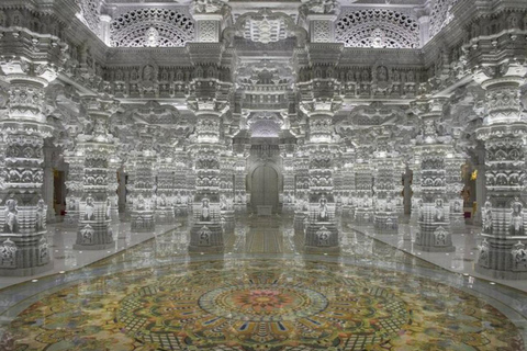 Delhi: Akshardham Temple Tour With Iconic Light & Water Show Only guide services