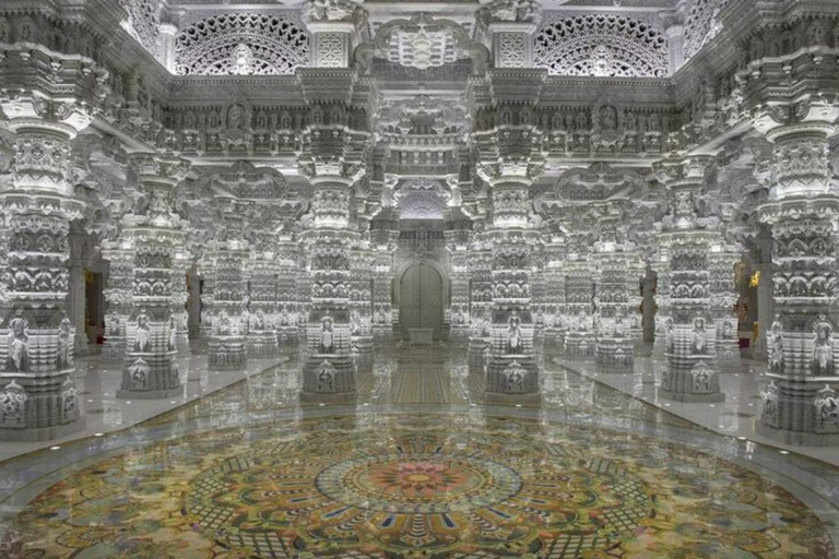 Delhi: Akshardham Temple Tour With Iconic Light & Water Show Only guide services