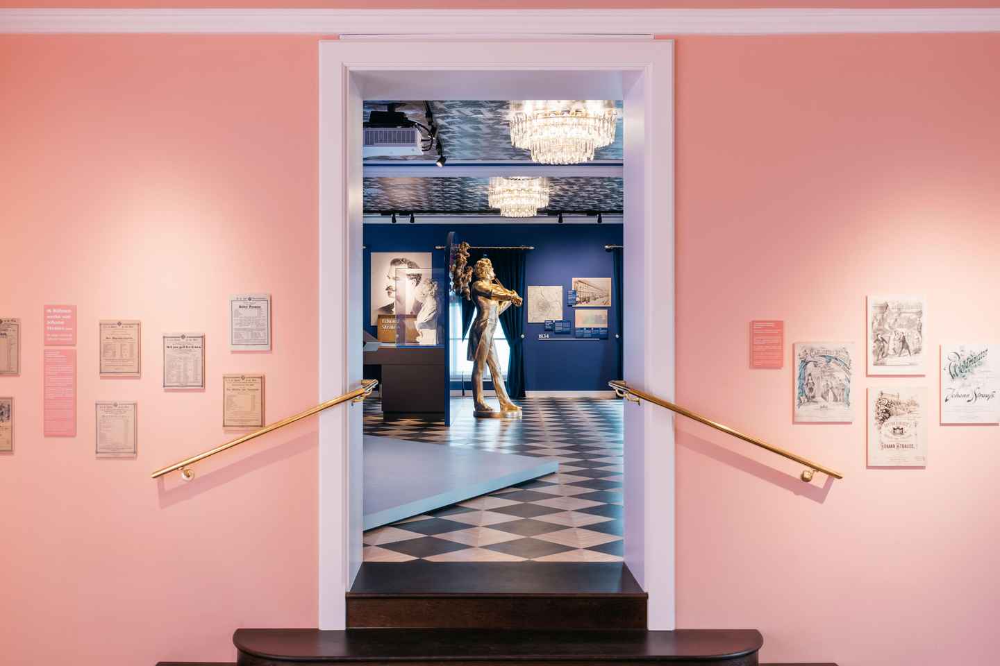 Вена: Выставка Штрауса и 15-минутный концерт