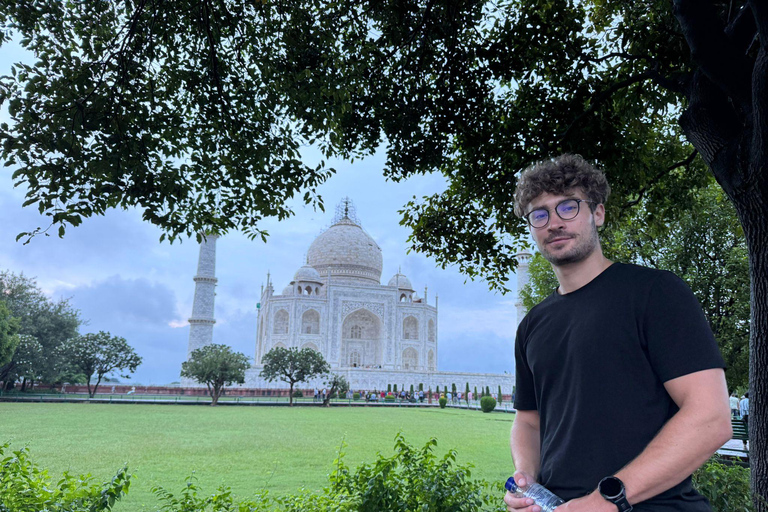 From Delhi: Taj Mahal & Agra Day Tour with Fast-Track Entry From Delhi: Tour with Car, Driver & Guide - Without Tickets