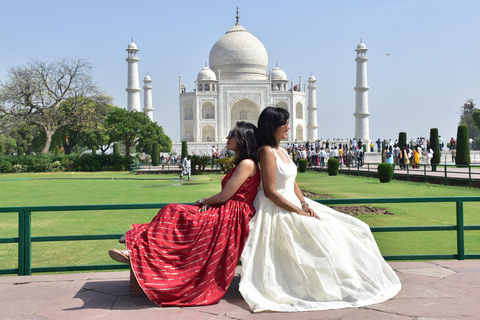 Taj Mahal-trip op dezelfde dag met toegangskaarten of gidsTaj Mahal, gids met vervoer per auto vanaf Pickup Agra