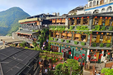 From Taipei: Jiufen & Shifen Private Day Trip with Driver - Image 2