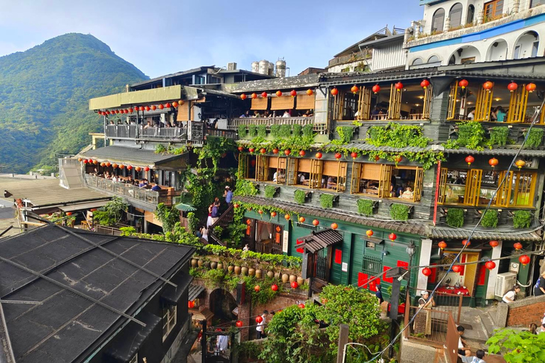 From Taipei: Jiufen & Shifen Private Day Trip with Driver