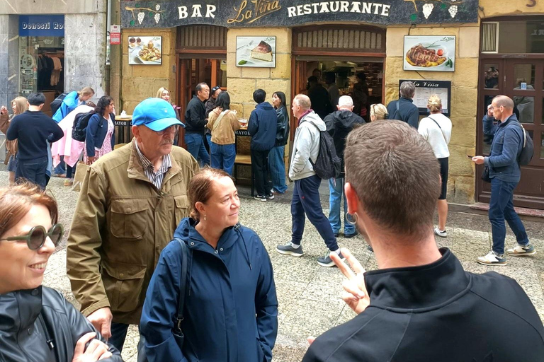 San Sebastián: Old Town Gourmet Pintxo Tour with Drinks San Sebastián: Old Town Guided Pintxo Tour with Drinks