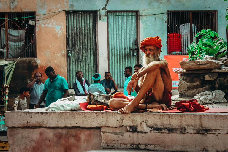 Visite à pied du patrimoine et de la spiritualité de VaranasiVisite guidée spirituelle et patrimoniale de Varanasi