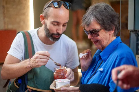 Athènes : visite culinaire à pied avec dégustation de vins et dîner