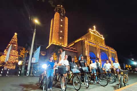 Manila: Guided Sunset Bamboo Bike Tour in Intramuros - Image 3
