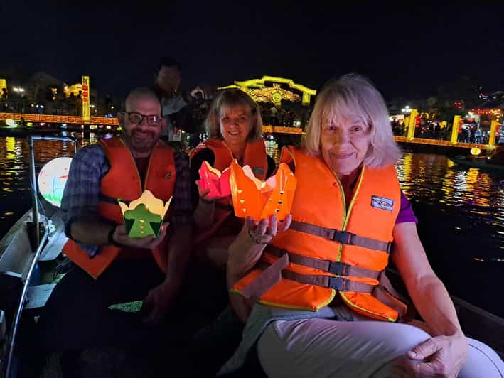 Hoi An Street Food, night market and lantern boat ride