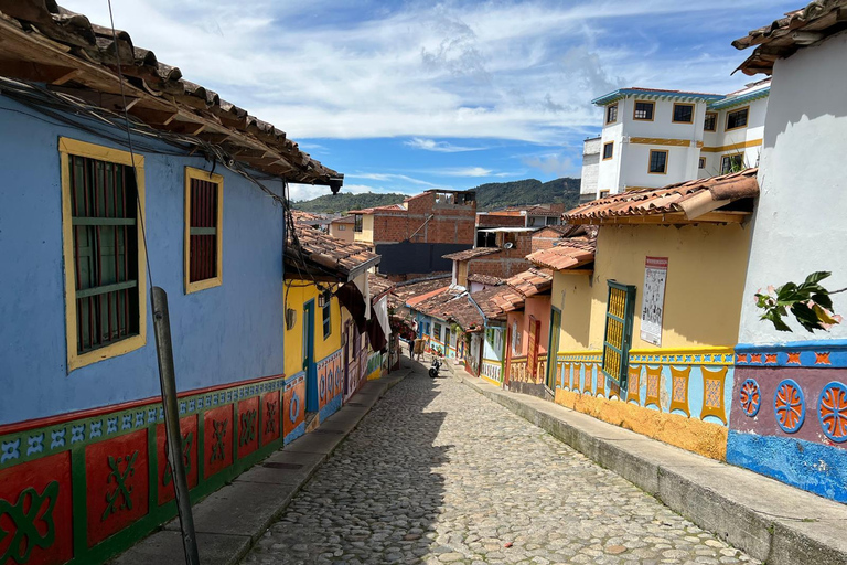 Von Medellin aus: Guatape und El Penol Rock Private Tour