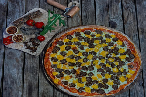 Georgische wijn en Italiaanse pizza, met rondleiding door TbilisiGeorgische wijn en Italiaanse pizza, met een rondleiding door Tbilisi