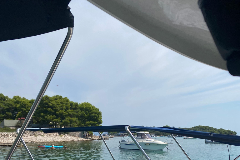 Split: Private Speedboat Charter 3 Islands Half-Day Boat Tour with Blue Lagoon