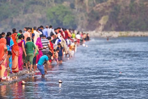 Rishikesh: Walk Rituals, River Views & Markets with Local