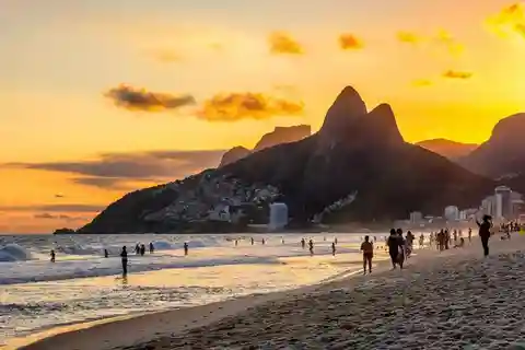 Morro Dois Irmãos: Stunning Views of Rio's Iconic Landmarks