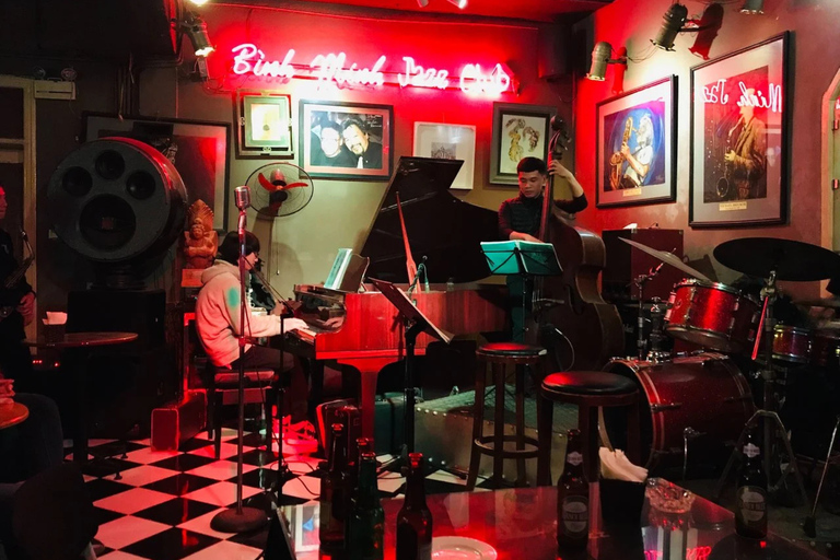 Ho Chi Minh City: Michelin Food Tour with Live Music Group Tour (Spanish)