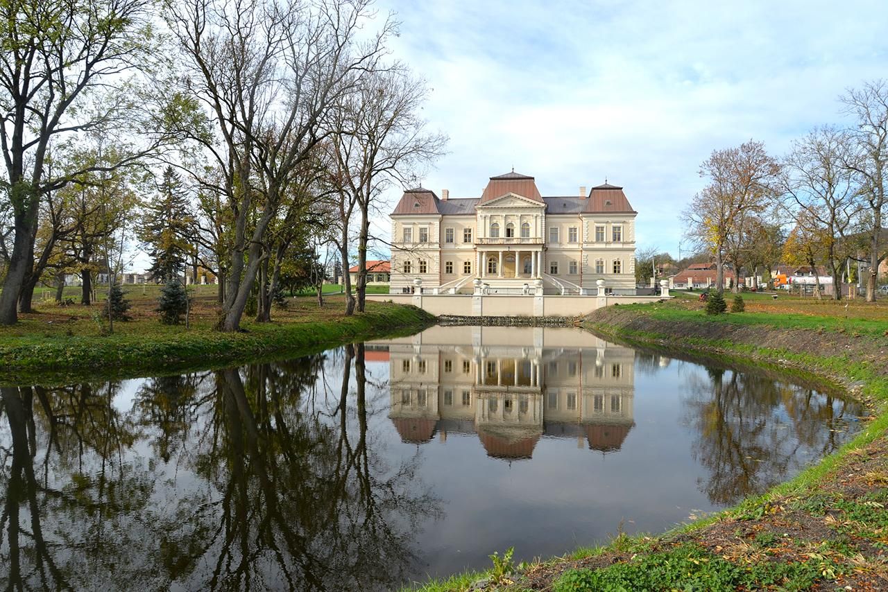 Verborgenes Siebenbürgen: Schloss Bánffy, Armenopolis & Delta-Tour