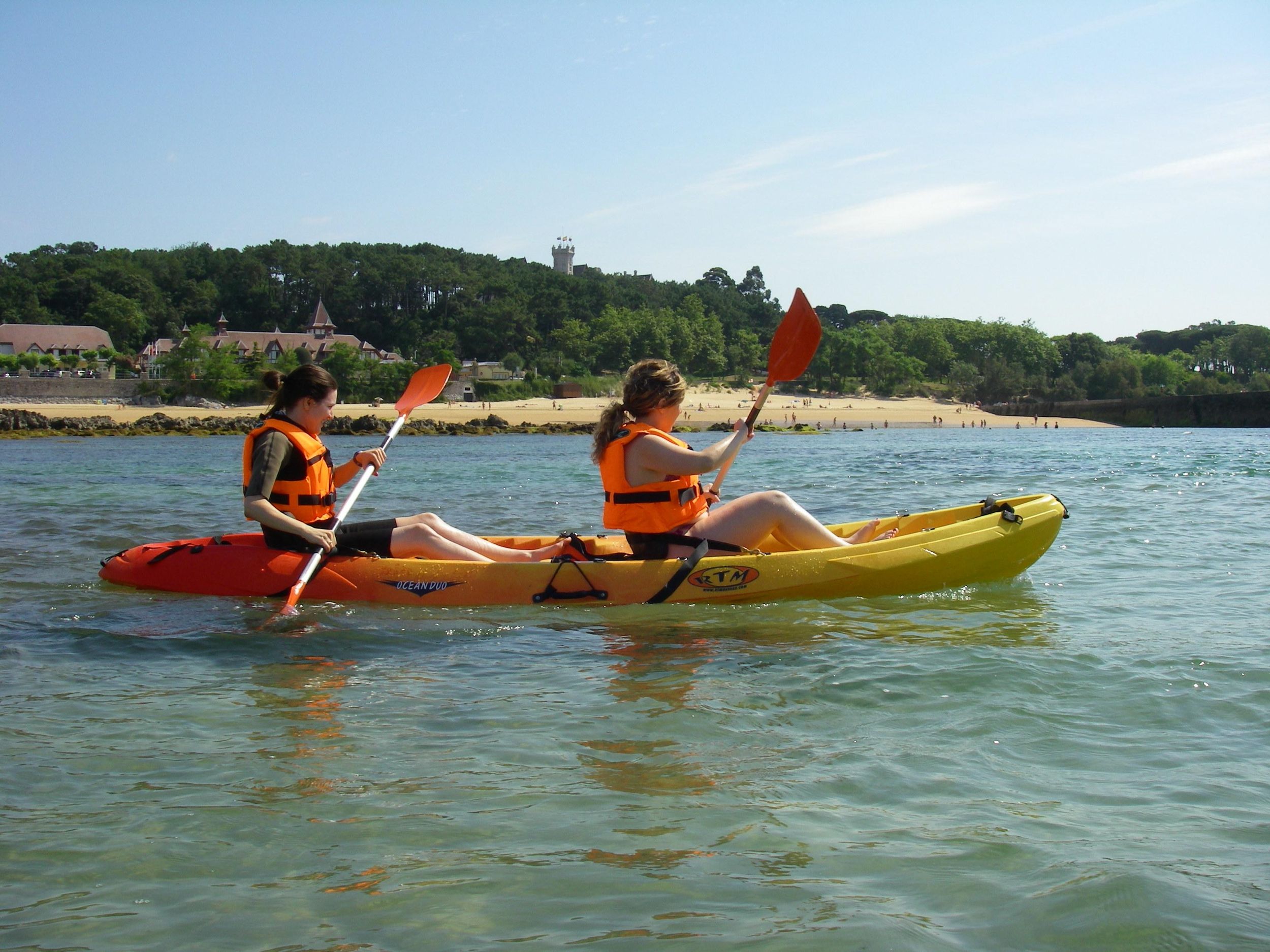 Geführte Kajaktour durch die Bucht von Santander.