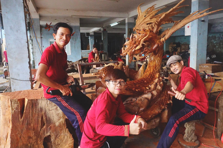 Hoi An: 3-Hour Wood Carving Class with Local Artist