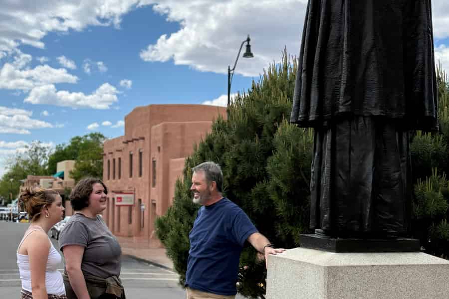Santa Fe: Geführter Rundgang mit Dr. Brandon Johnson. Foto: GetYourGuide Santa Fe: Geführter Rundgang mit Dr. Brandon Johnson. Foto: GetYourGuide