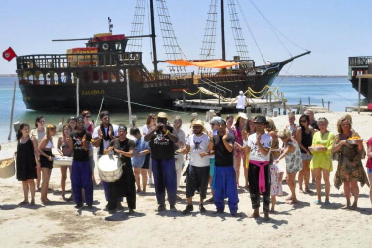 Djerba: Flamingo Island Cruise with Lunch & Dolphin Watching