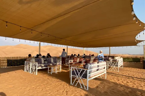 Dubai: Tour privato in buggy nel deserto, giro in cammello e sandboarding