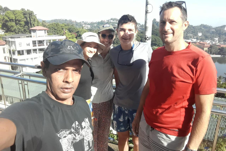 Kandy: City Tour – Immerse yourself in Kandy's rich history