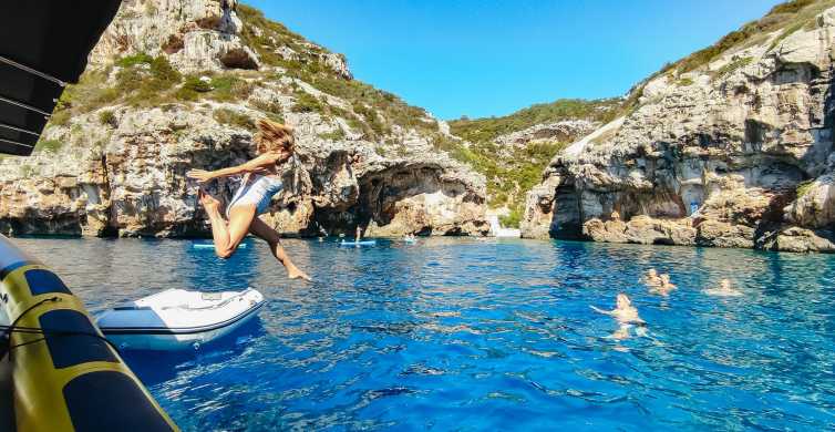 De Split: Caverna azul e cinco ilhas com passeio de barco em Hvar