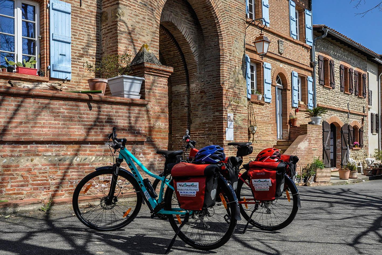 Scenic E-Bike Ride to a Hilltop Village from Toulouse