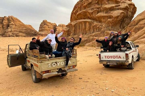 Wadi Rum: 8 Hours Full-Day 4x4 Jeep, Meals & Overnight Stay
