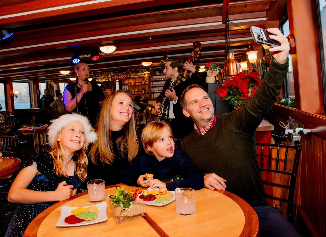 nyc holiday yacht cruise with jazz cocoa & carols